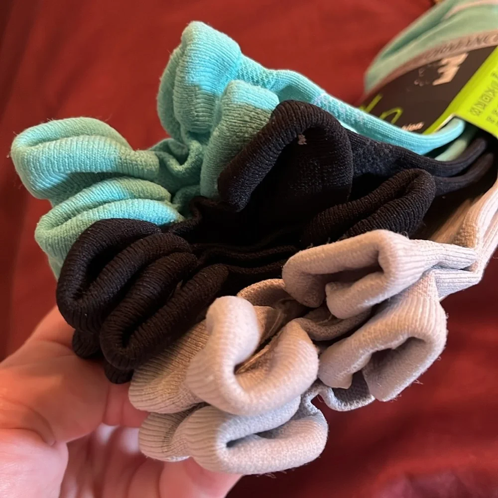 NEW Road Runner R-Gear Running Socks multicolor 3 pack SIZE 5-7 cushion no shoe